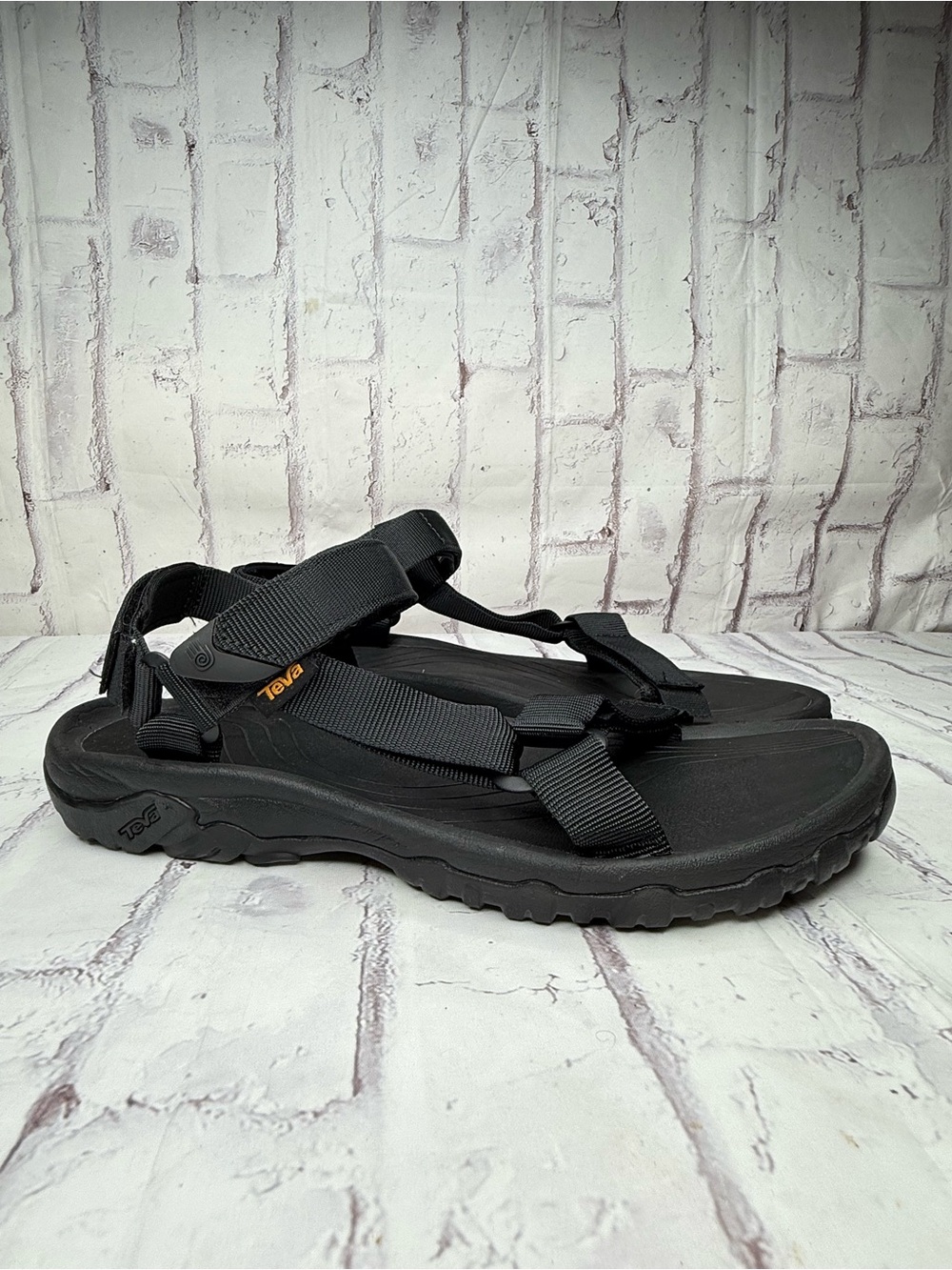 Teva Mens Hurricane 4 Sandals Size 13 Black 1093379 Hiking Outdoor Gorpcore